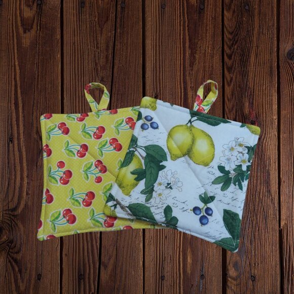 Handmade Potholder, Set of 2, Reversible Cherries and Lemons Quilted Hot Pads - Picture 3 of 4